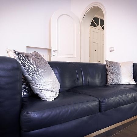 Como Design Apartment - BymyhomeinΌπως Εξωτερικό φωτογραφία